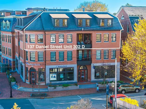 137 Daniel St #D302, Portsmouth, NH 03801