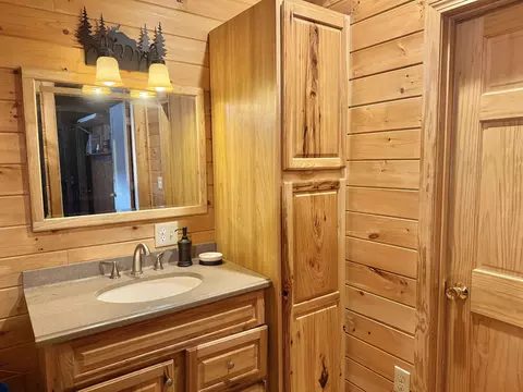 Bath - 3563 E Branch Rd, Averill, VT 05901 photo 2 of 5