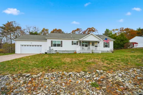 12 Tarah Way, Fremont, NH 03044