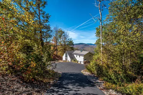 Exterior - 46 Alpine Dr, Jackson, NH 03846 photo 9 of 10