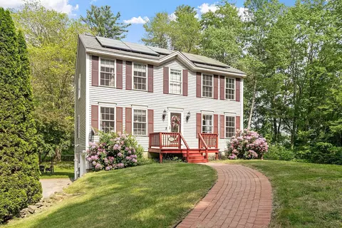 245 W River Rd, Hooksett, NH 03106