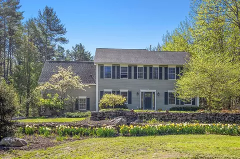 17 Federal Corner Rd, Tuftonboro, NH 03816