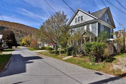 109 Park Row, Rochester, VT 05767