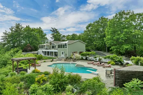 141 Lakewood Dr, Alton, NH 03810