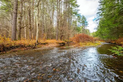 40 E Putney Brook Rd, Putney, VT 05346