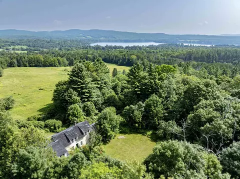 190 Upper Edsall Rd, Greensboro, VT 05841