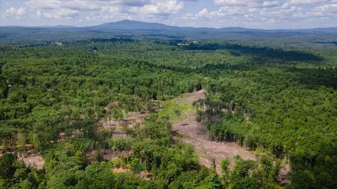 15 Ledgestone Dr, Peterborough, NH 03458