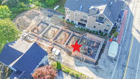 294 York St Apt Unit UNIT 2, York, ME 03909