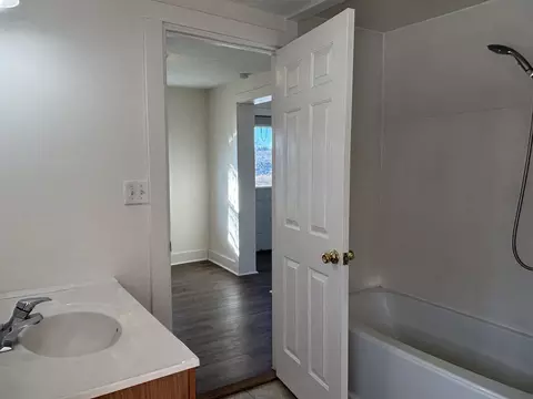 Bath - 293 Central St, Sheldon, VT 05483 photo 2 of 4