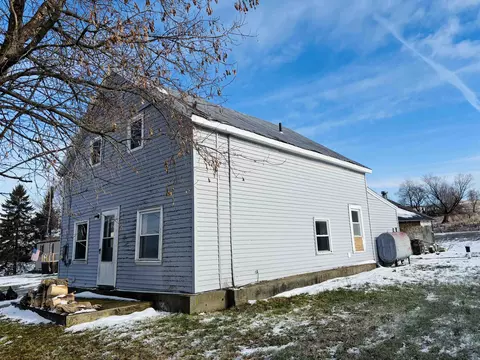 293 Central St, Sheldon, VT 05483