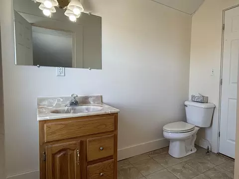 Bath - 293 Central St, Sheldon, VT 05483 photo 3 of 4