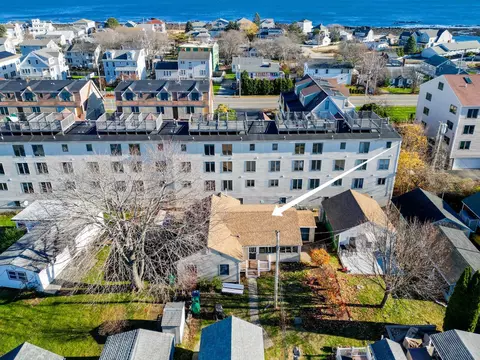 61 Acorn Rd, Hampton, NH 03842