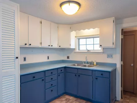 Kitchen - 61 Acorn Rd, Hampton, NH 03842 photo 1 of 3