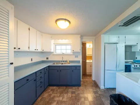 Kitchen - 61 Acorn Rd, Hampton, NH 03842 photo 3 of 3