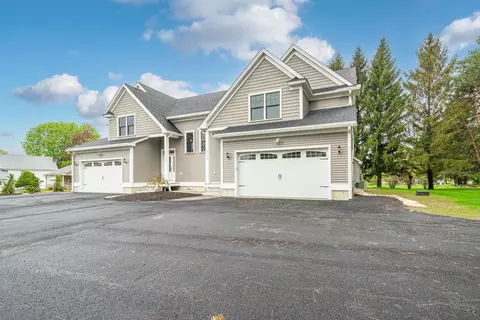 214 Pembroke St, Pembroke, NH 03275
