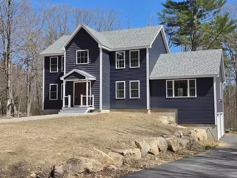 47 Long Hill Rd, Raymond, NH 03077