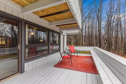 953 Lincoln Gap Rd, Warren, VT 05674