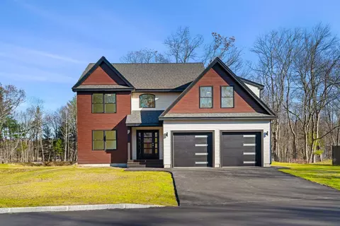 17 Lily Ln, Londonderry, NH 03053