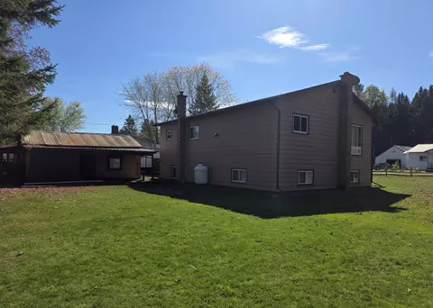Exterior - 63 Pariseau Dr, Canaan, VT 05902 photo 2 of 4