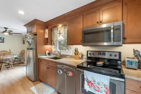 106 Fairview Ave, Conway, NH 03818