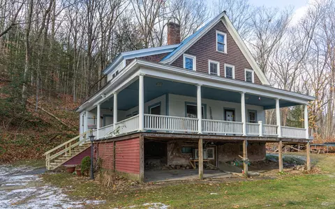 10 King St, Rockingham, VT 05101