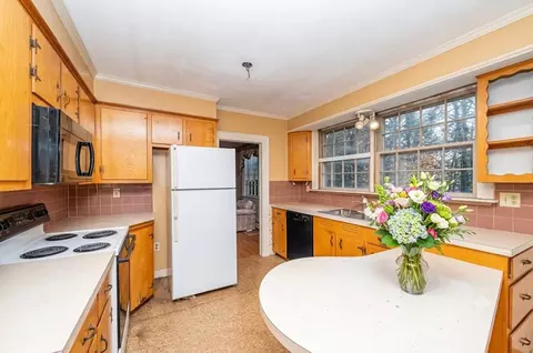 Kitchen - 1 Exeter Rd, Kingston, NH 03848 photo 1 of 3