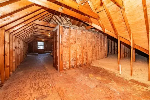 Entry Way - 1 Exeter Rd, Kingston, NH 03848 photo 1 of 1