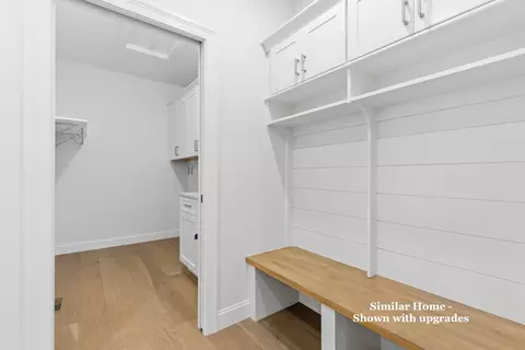 Entry Way - 10 Mcdermott Rd, Hampton, NH 03842 photo 3 of 4