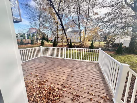 Exterior - 10 Mcdermott Rd, Hampton, NH 03842 photo 2 of 2