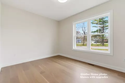 Bedroom - 10 Mcdermott Rd, Hampton, NH 03842 photo 2 of 2