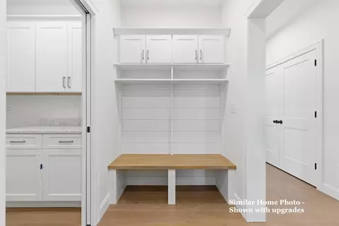 Entry Way - 10 Mcdermott Rd, Hampton, NH 03842 photo 4 of 4