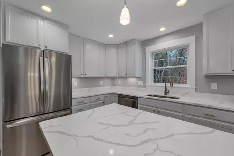 606 Alton Mountain Rd, Alton, NH 03810