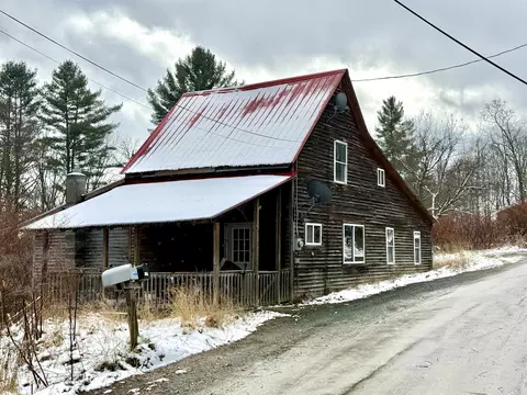 25 Maillet Rd, Lunenburg, VT 05906