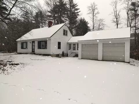 Exterior - 107 Middle Rd, Tuftonboro, NH 03816 photo 2 of 3
