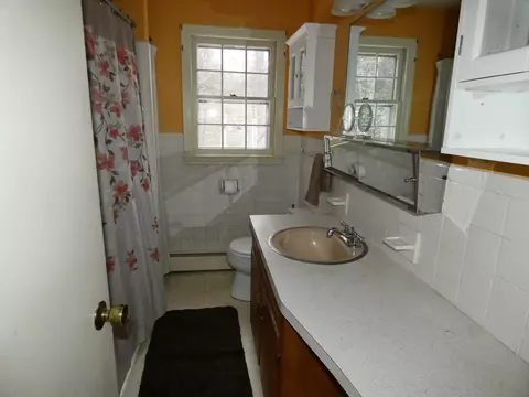 Bath - 107 Middle Rd, Tuftonboro, NH 03816 photo 1 of 3