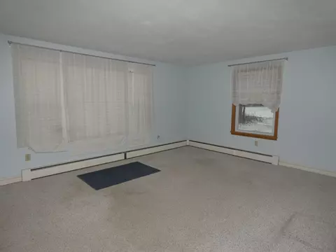 Living - 107 Middle Rd, Tuftonboro, NH 03816 photo 5 of 7