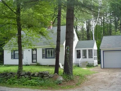107 Middle Rd, Tuftonboro, NH 03816