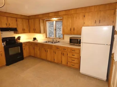 Kitchen - 107 Middle Rd, Tuftonboro, NH 03816 photo 4 of 4
