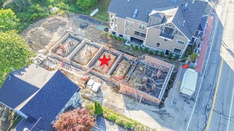 294 York St Apt Unit UNIT 3, York, ME 03909