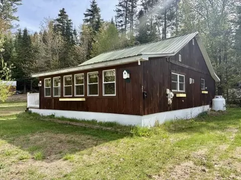 21 Pinette Rd, Errol, NH 03579