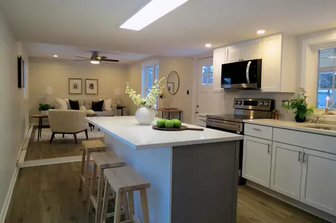 59 Barberry Ln, Raymond, NH 03077