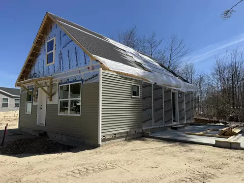 27 Woodland Way # B, Plymouth, NH 03264
