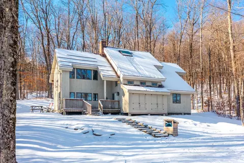 7 Roundtree Rd, Winhall, VT 05340