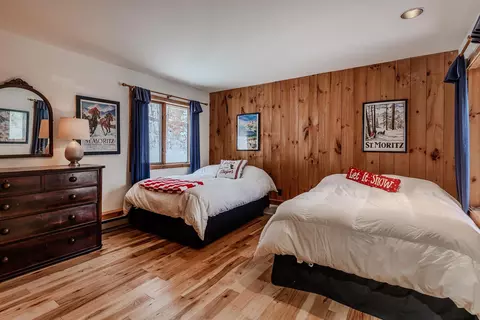 Bedroom - 7 Roundtree Rd, Winhall, VT 05340 photo 4 of 8