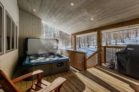 Exterior - 7 Roundtree Rd, Winhall, VT 05340 photo 5 of 7