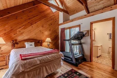 Bedroom - 7 Roundtree Rd, Winhall, VT 05340 photo 6 of 8