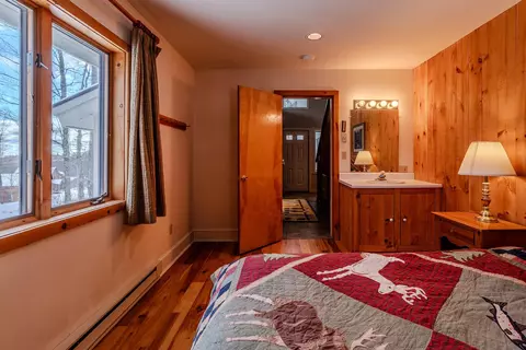 Bedroom - 7 Roundtree Rd, Winhall, VT 05340 photo 2 of 8