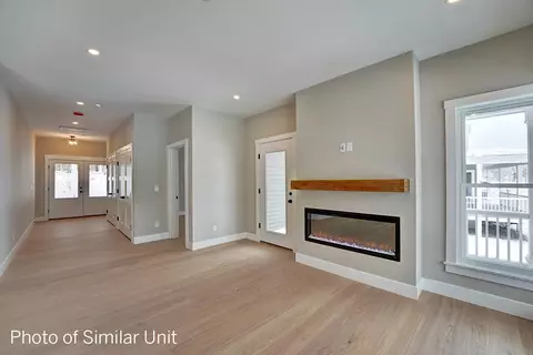 Living - 22 Kasnet Dr, Rye, NH 03870 photo 2 of 2
