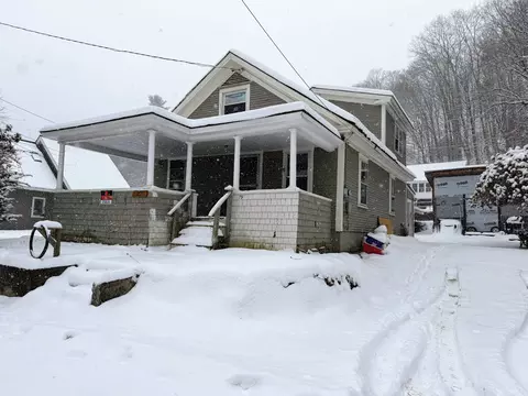 79 Merrill St, Springfield, VT 05156
