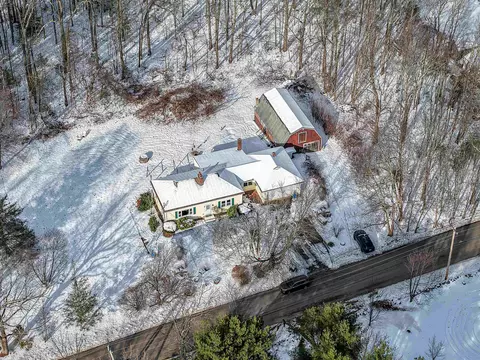 52 Whittier St, Newton, NH 03858